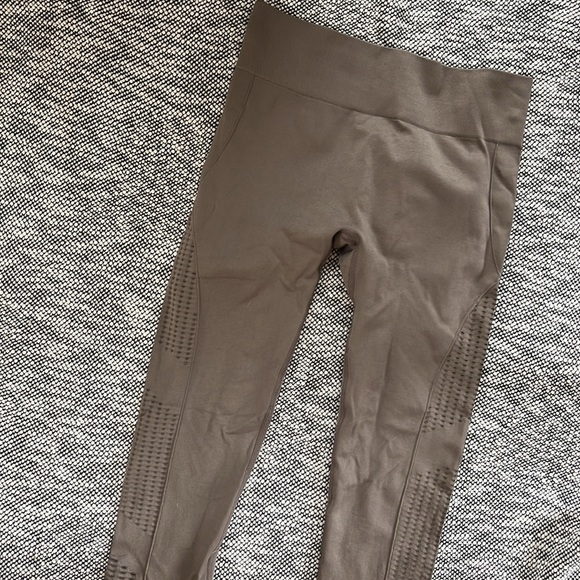 Squat Wolf brown leggings - Picture 2 of 3